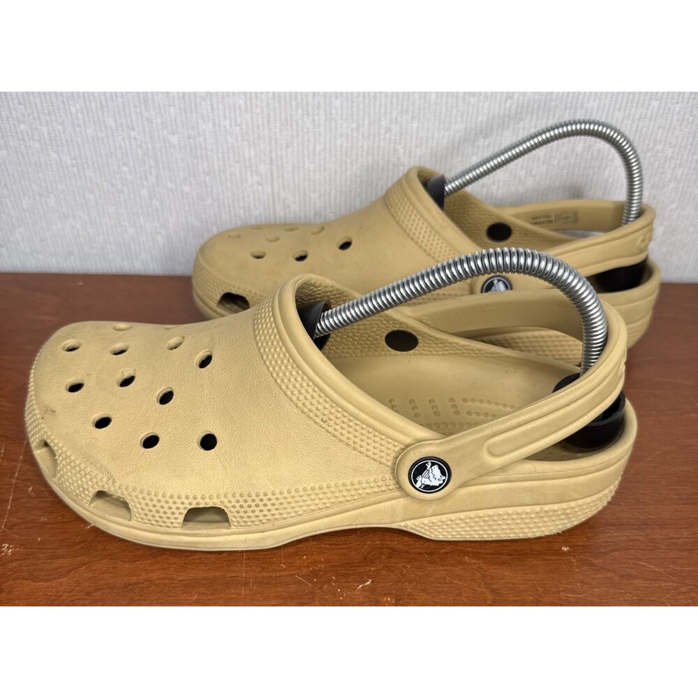 Crocs Unisex Tan Brown Croslite Clogs Mens Size 7 Womens Size 9 Comfort Shoes